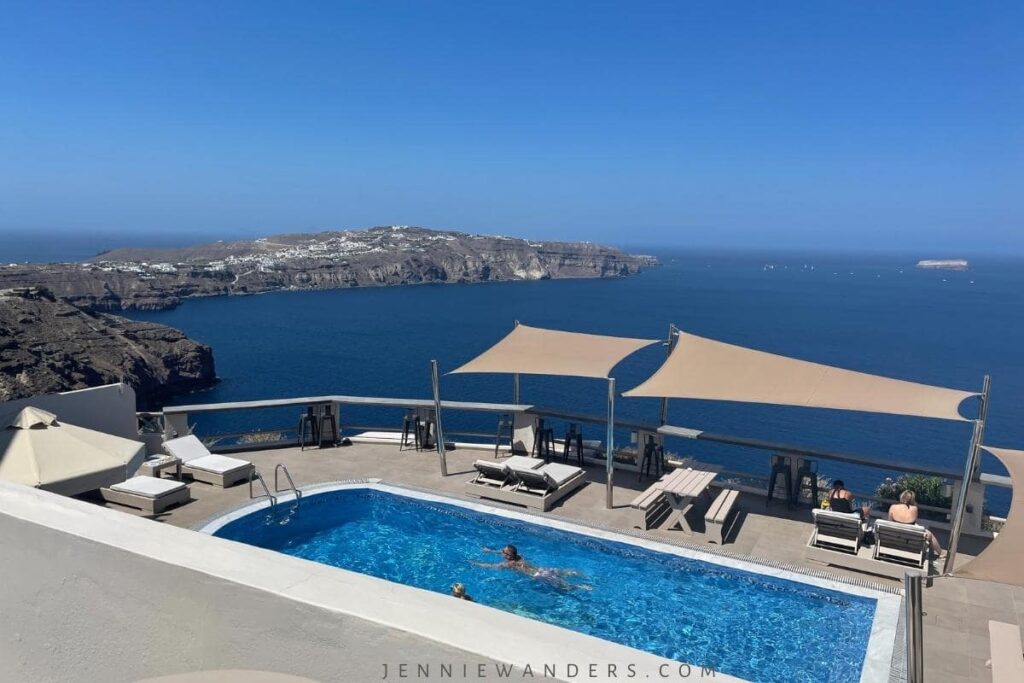 where to stay in santorini