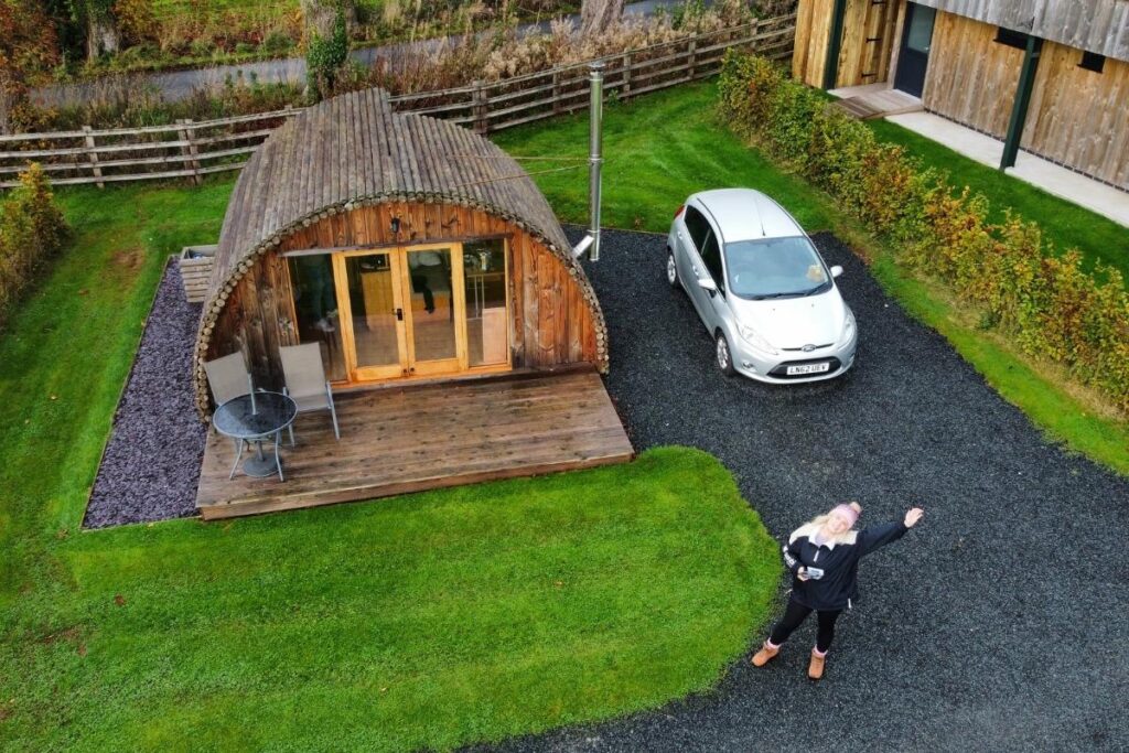 log cabin in the brecon beacons