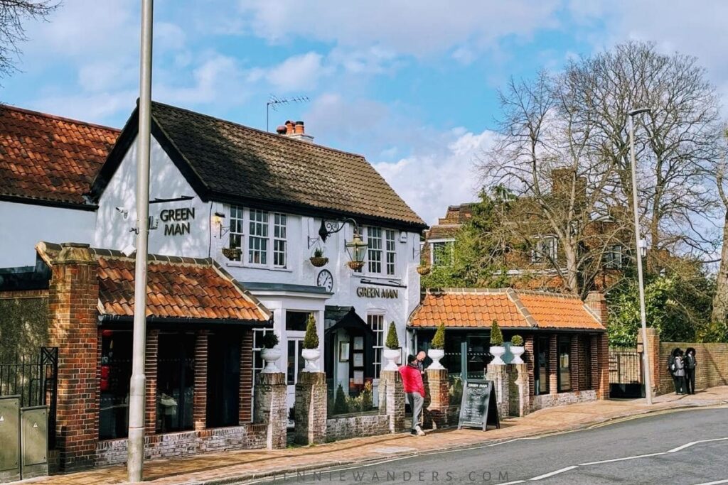 best pubs in putney