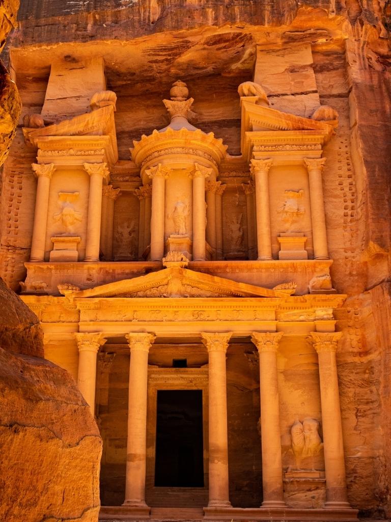 Where to Stay in Petra: Best Places Near the Entrance