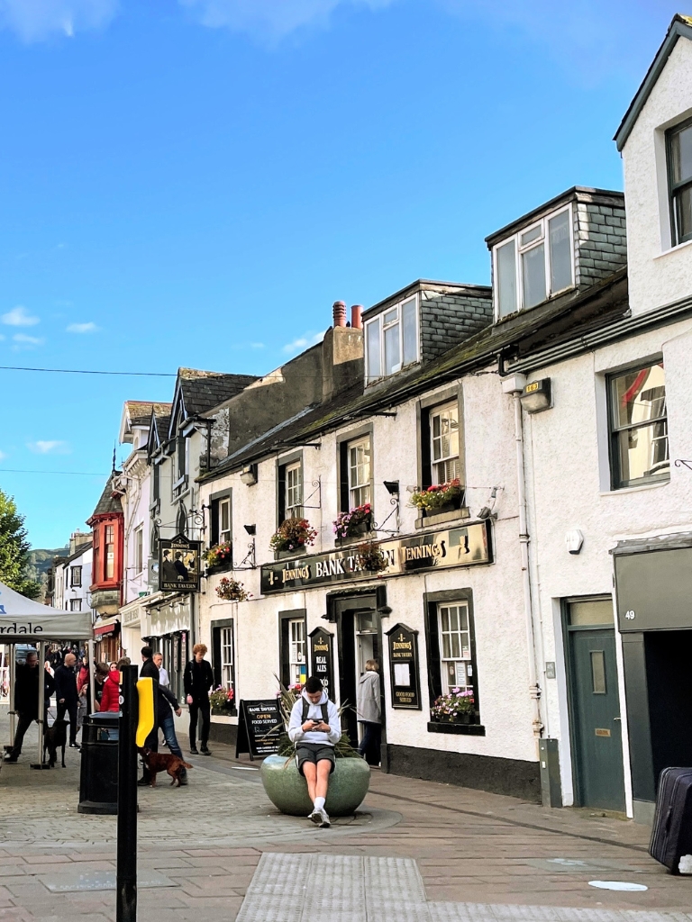 Best Pubs in Keswick: The Lake District (2023 Essential Guide)