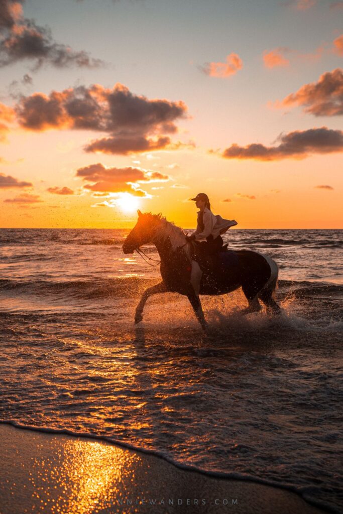 Horseback riding in Puerto Escondido