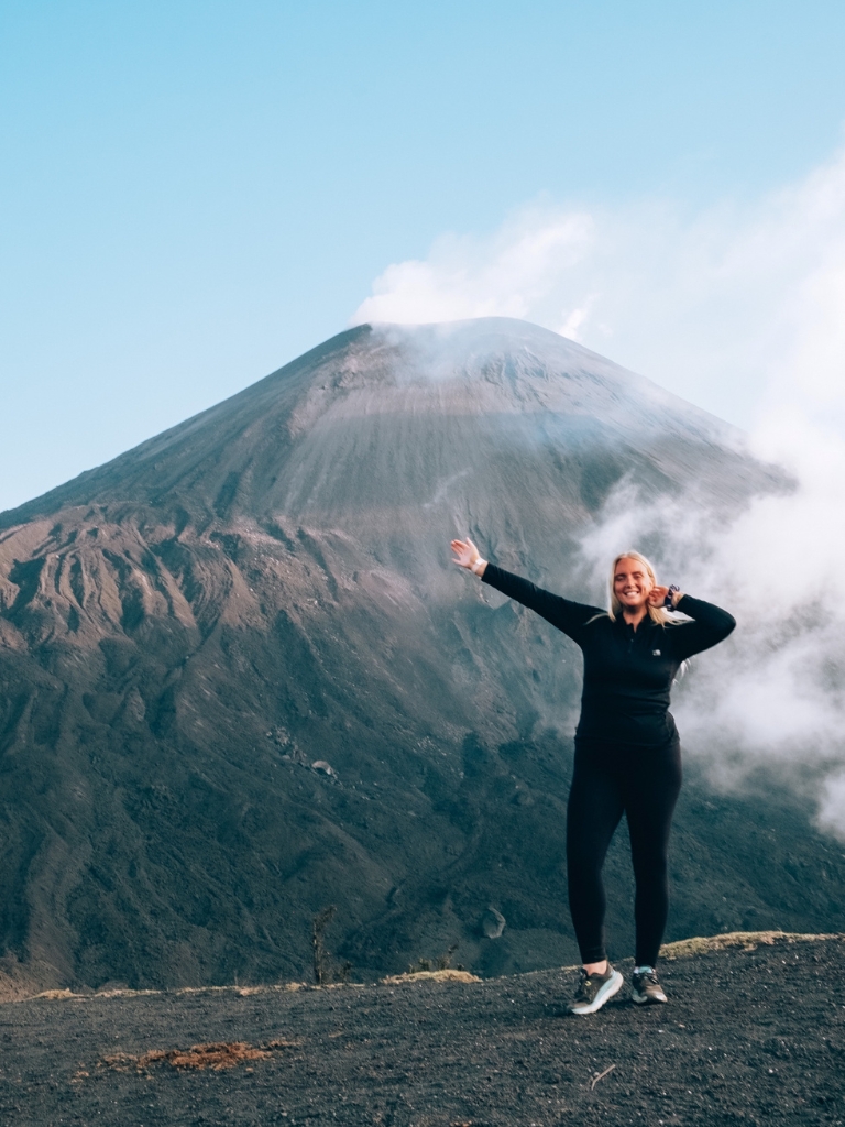 Pacaya VS Acatenango: Which Volcano Hike Is Best? (2023)