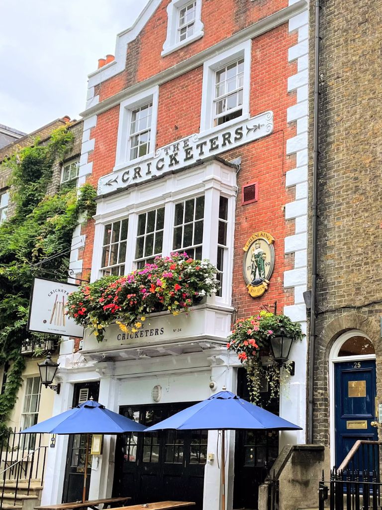 Best Pubs in Richmond, London: A Local’s Guide (2023)